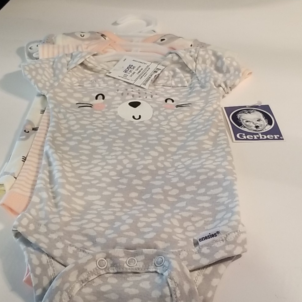 3 Gerber Onesies Size 3-6 Months New w Tags